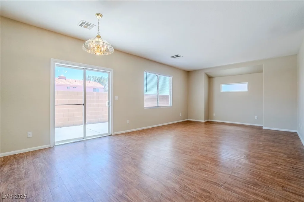 5282 Monterey Park, Las Vegas, NV 89146