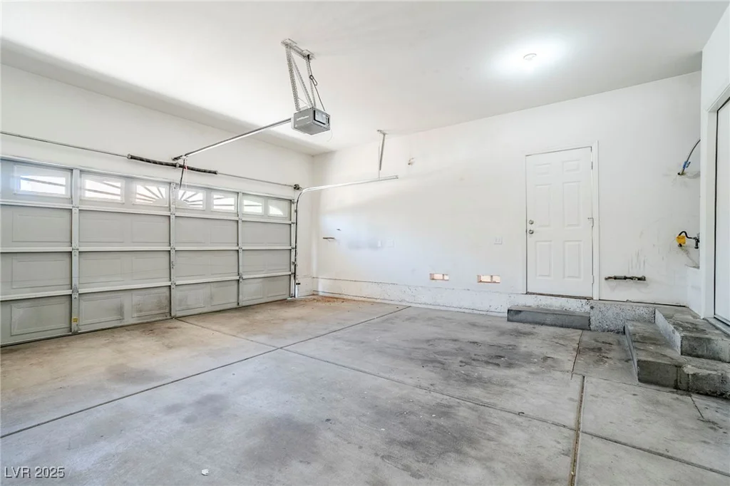 5282 Monterey Park, Las Vegas, NV 89146