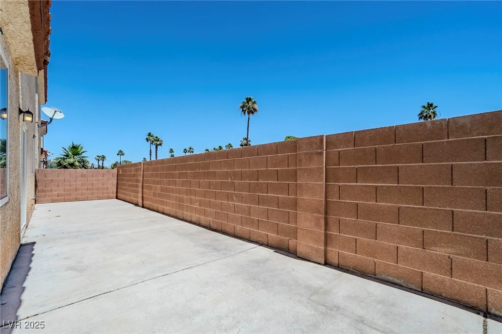 5282 Monterey Park, Las Vegas, NV 89146