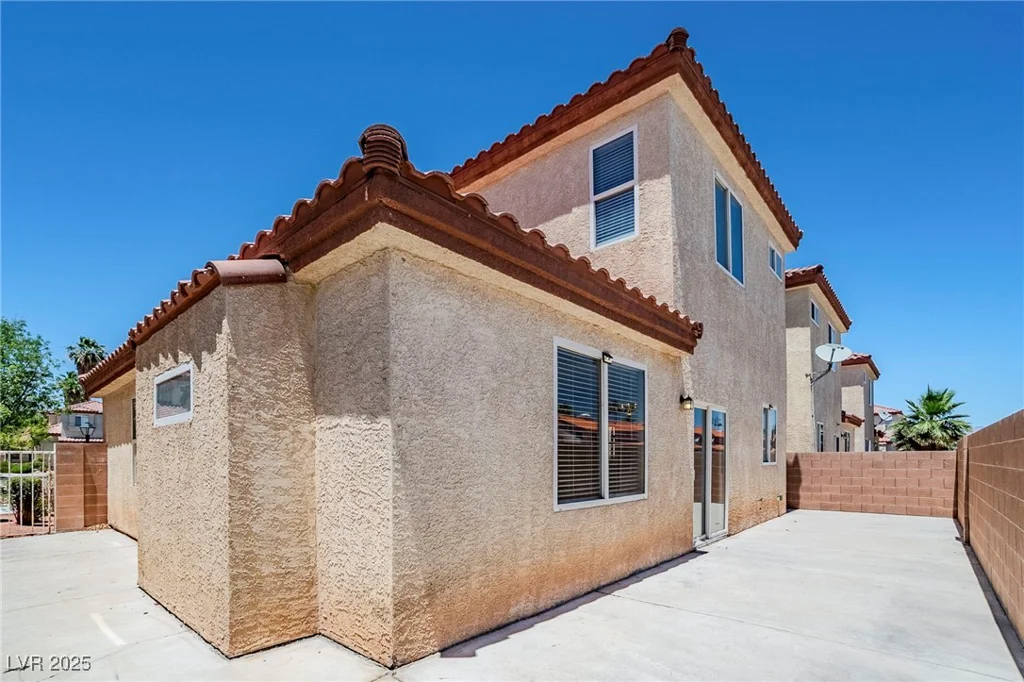 5282 Monterey Park, Las Vegas, NV 89146