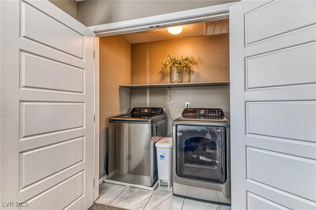 10042 Bismuth, Las Vegas, NV 89183