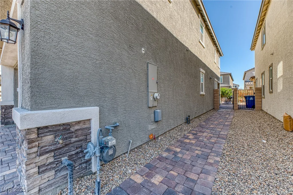 10042 Bismuth, Las Vegas, NV 89183