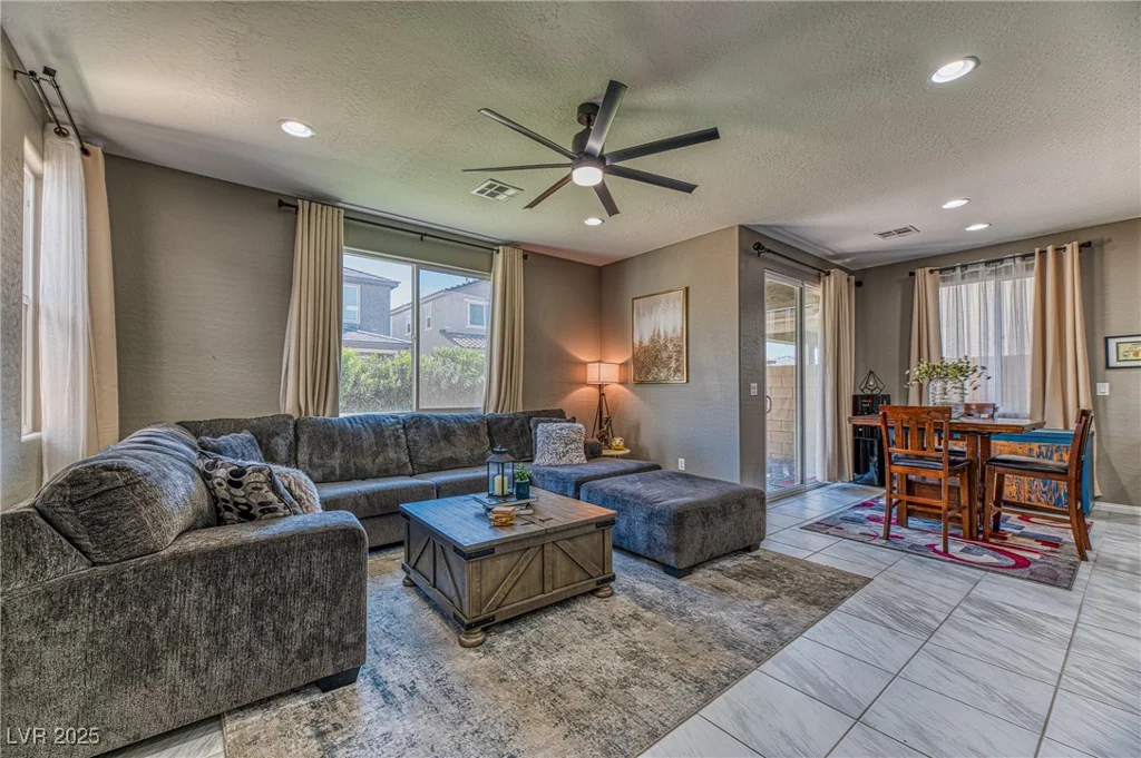 10042 Bismuth, Las Vegas, NV 89183