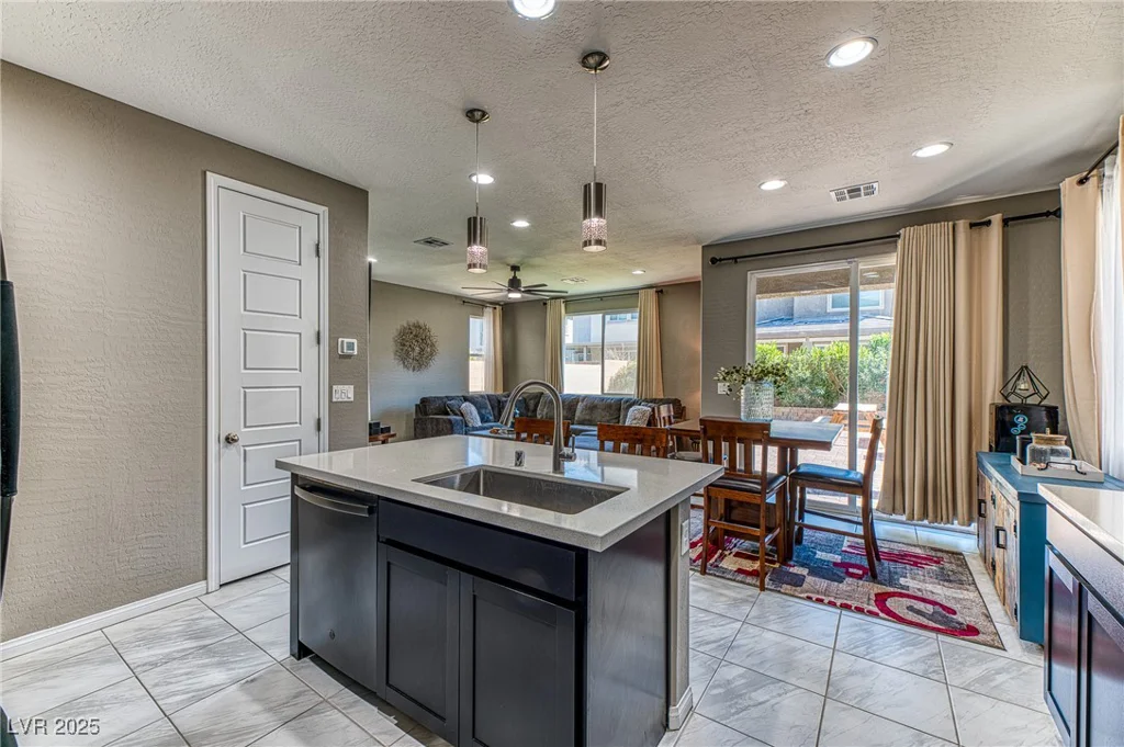 10042 Bismuth, Las Vegas, NV 89183