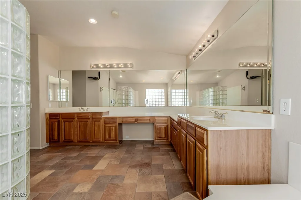 1054 Broomfield, Henderson, NV 89074