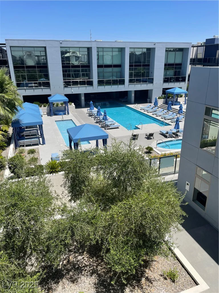 8925 Flamingo, Las Vegas, NV 89147