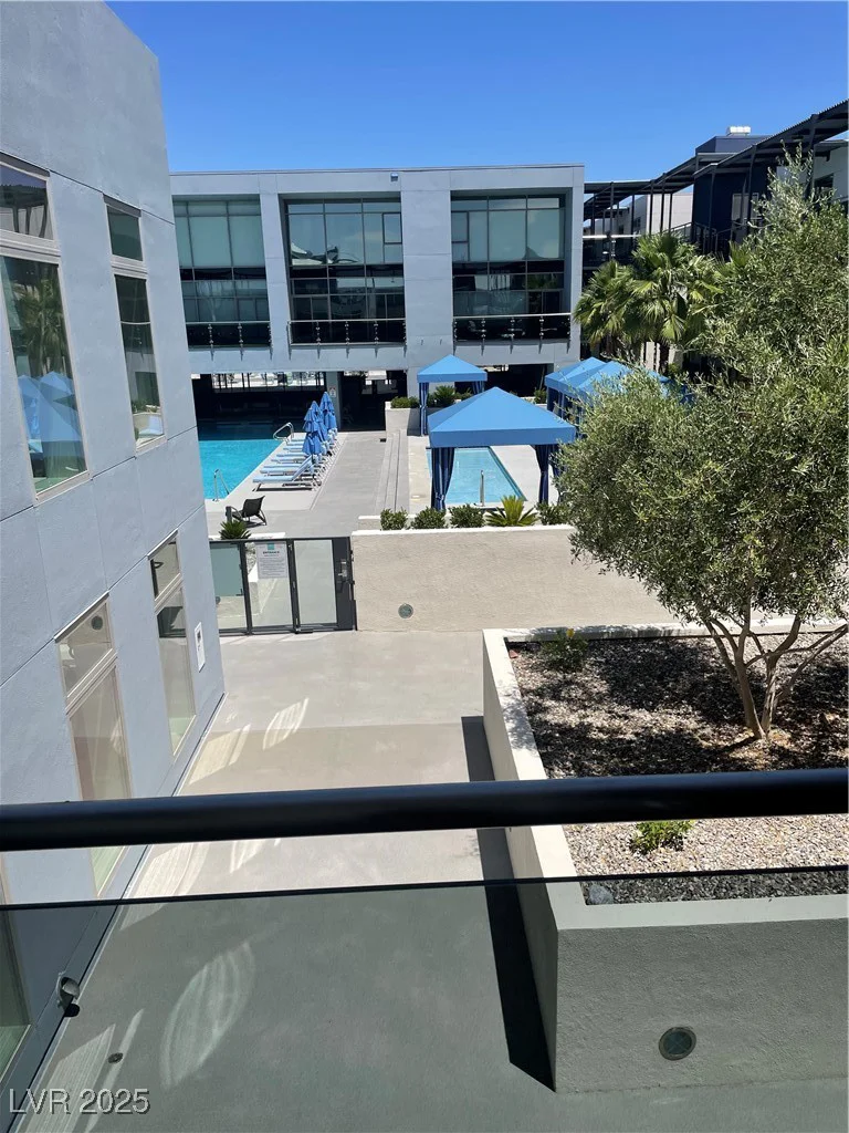 8925 Flamingo, Las Vegas, NV 89147