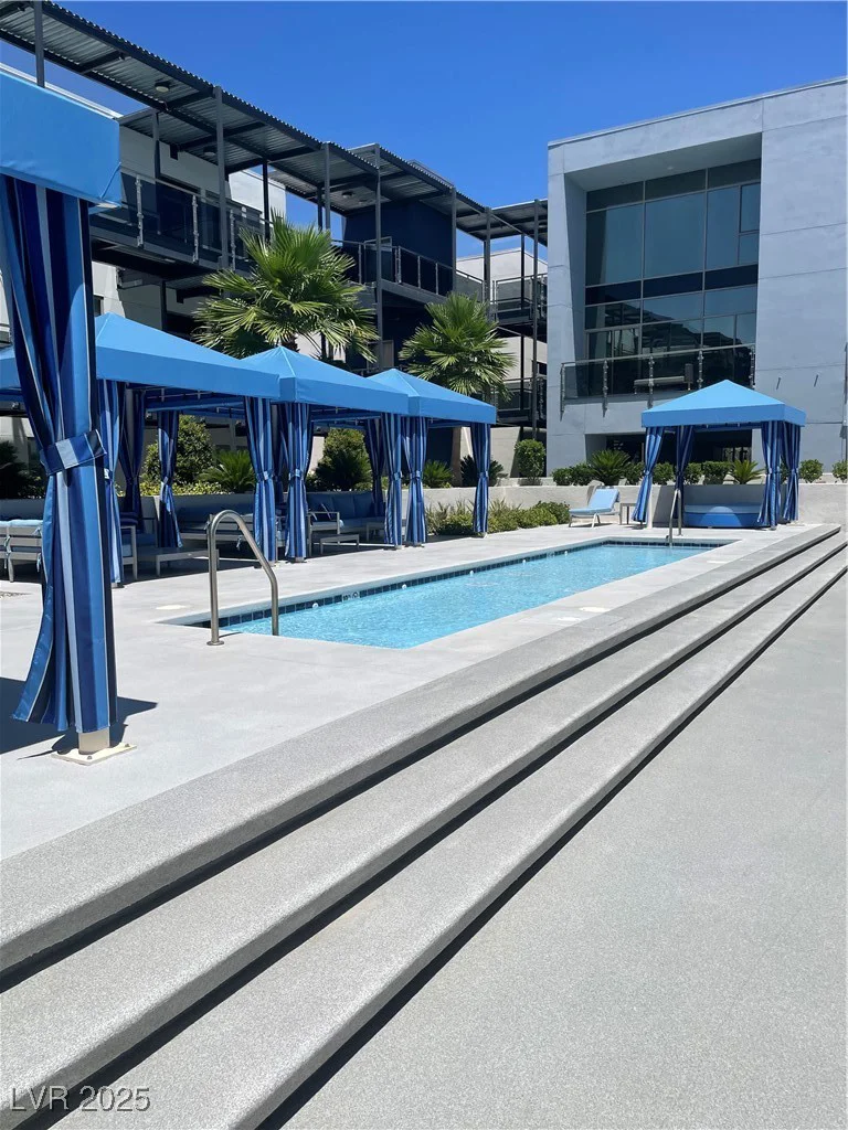 8925 Flamingo, Las Vegas, NV 89147