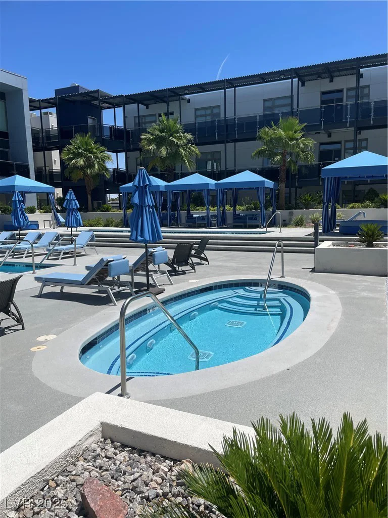 8925 Flamingo, Las Vegas, NV 89147