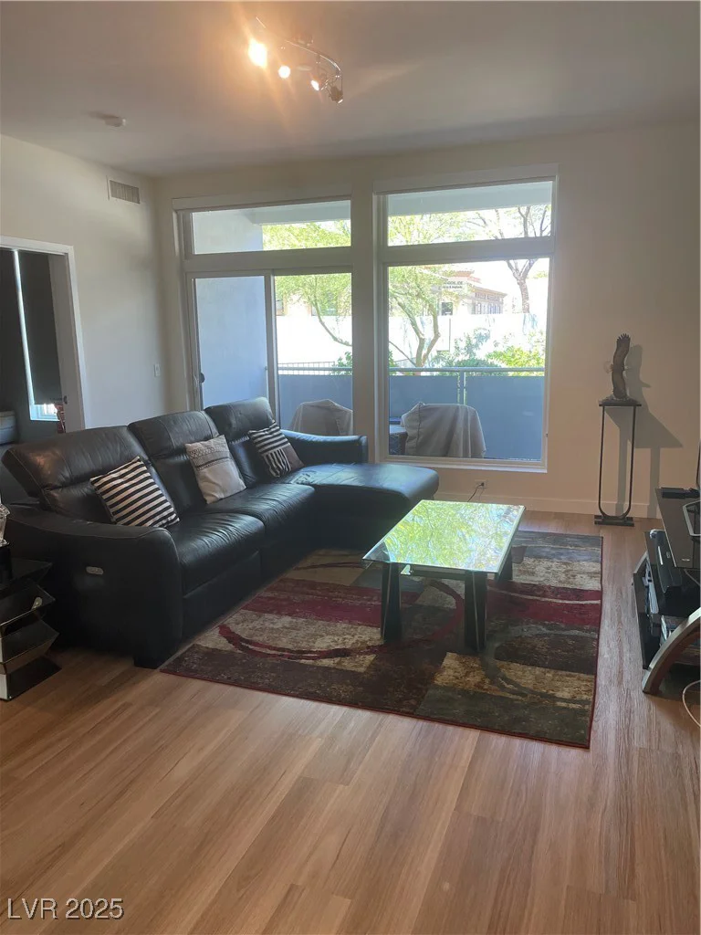 8925 Flamingo, Las Vegas, NV 89147