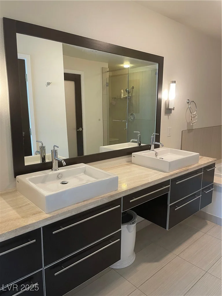 8925 Flamingo, Las Vegas, NV 89147