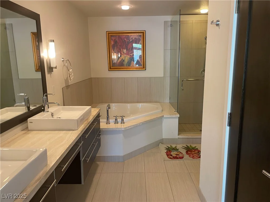 8925 Flamingo, Las Vegas, NV 89147