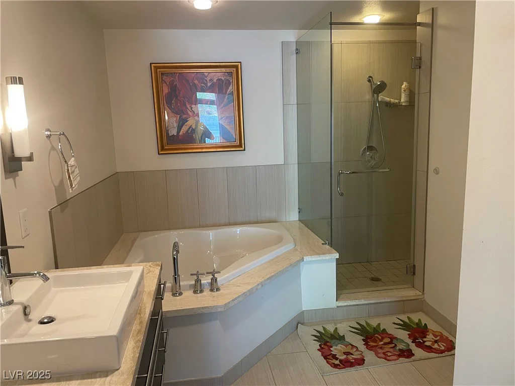 8925 Flamingo, Las Vegas, NV 89147