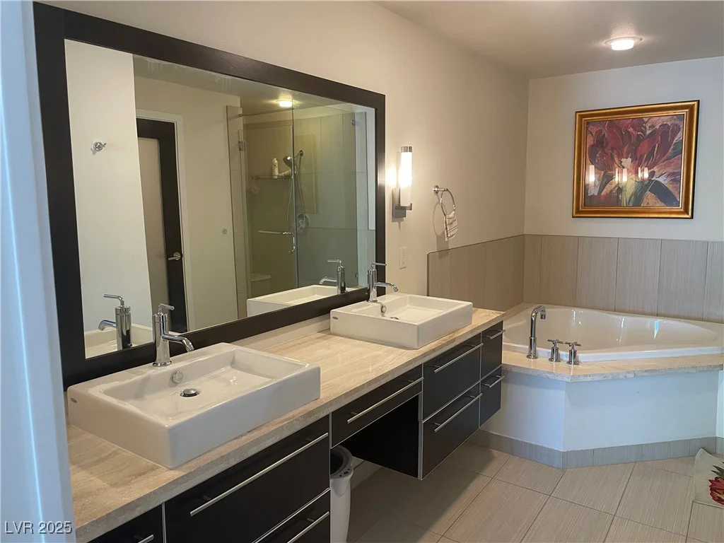8925 Flamingo, Las Vegas, NV 89147