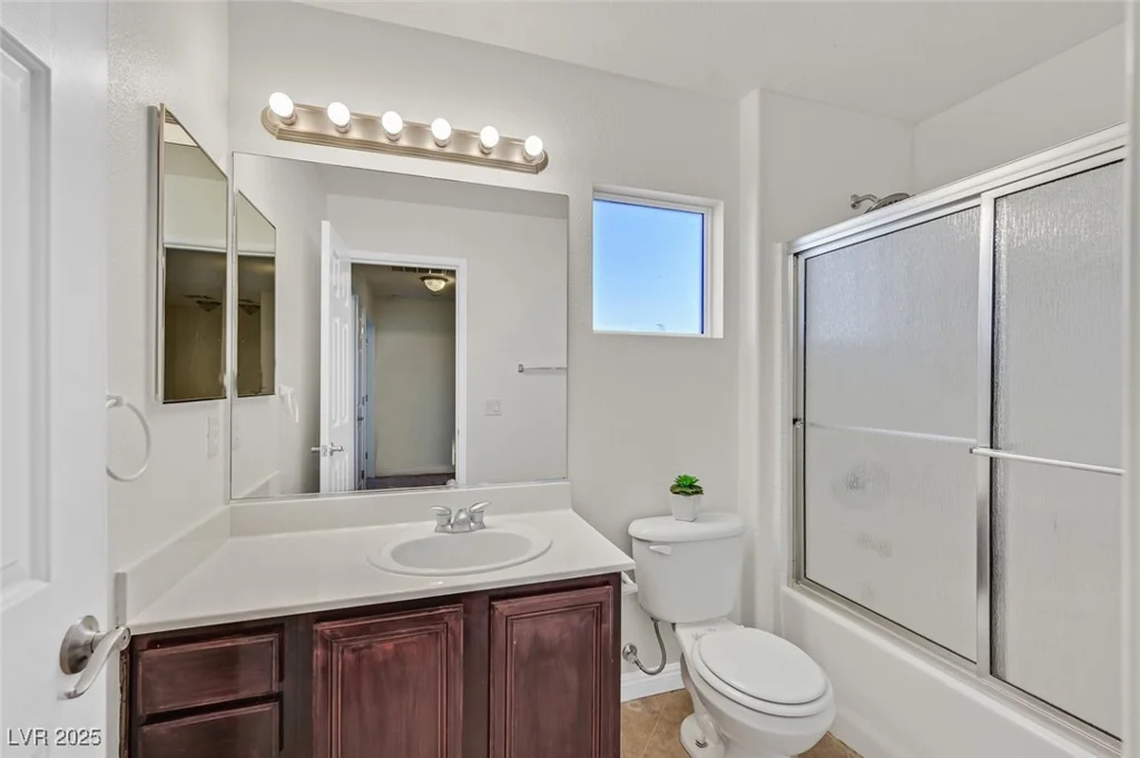 9044 Blue Raven, Las Vegas, NV 89143