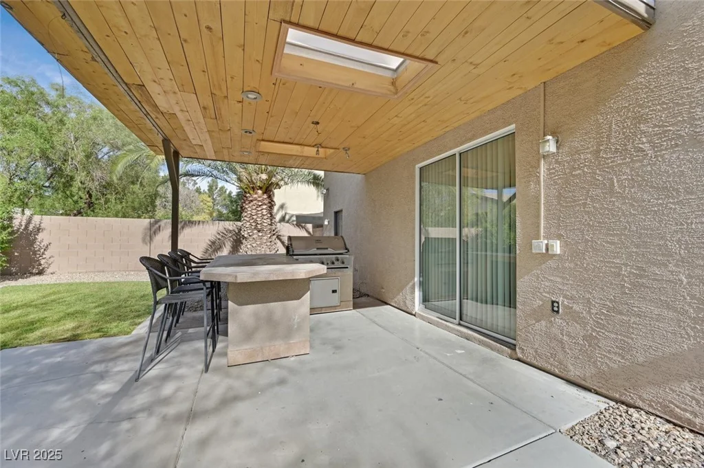 9044 Blue Raven, Las Vegas, NV 89143