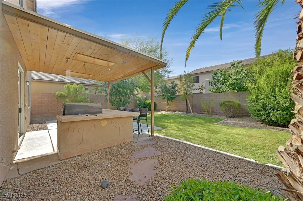 9044 Blue Raven, Las Vegas, NV 89143