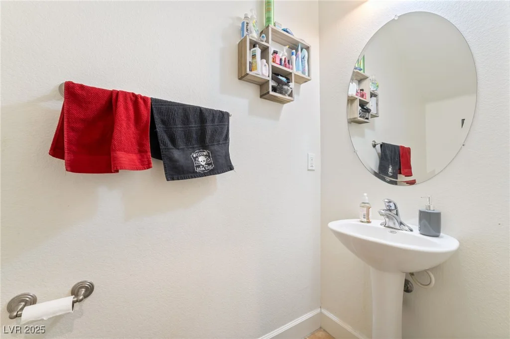 135 Manor House, Las Vegas, NV 89123