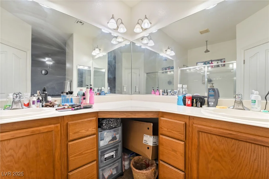 135 Manor House, Las Vegas, NV 89123