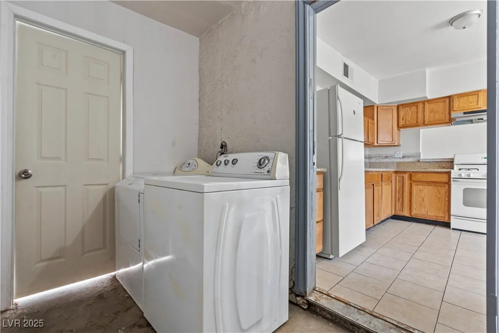 3684 Hawaii, Las Vegas, NV 89104