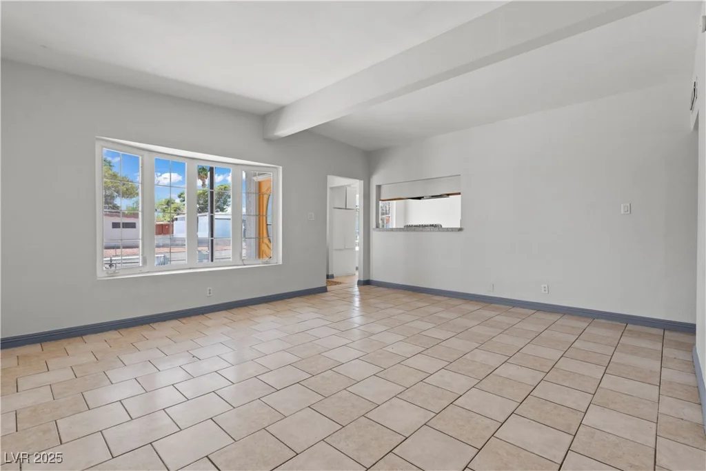 3684 Hawaii, Las Vegas, NV 89104
