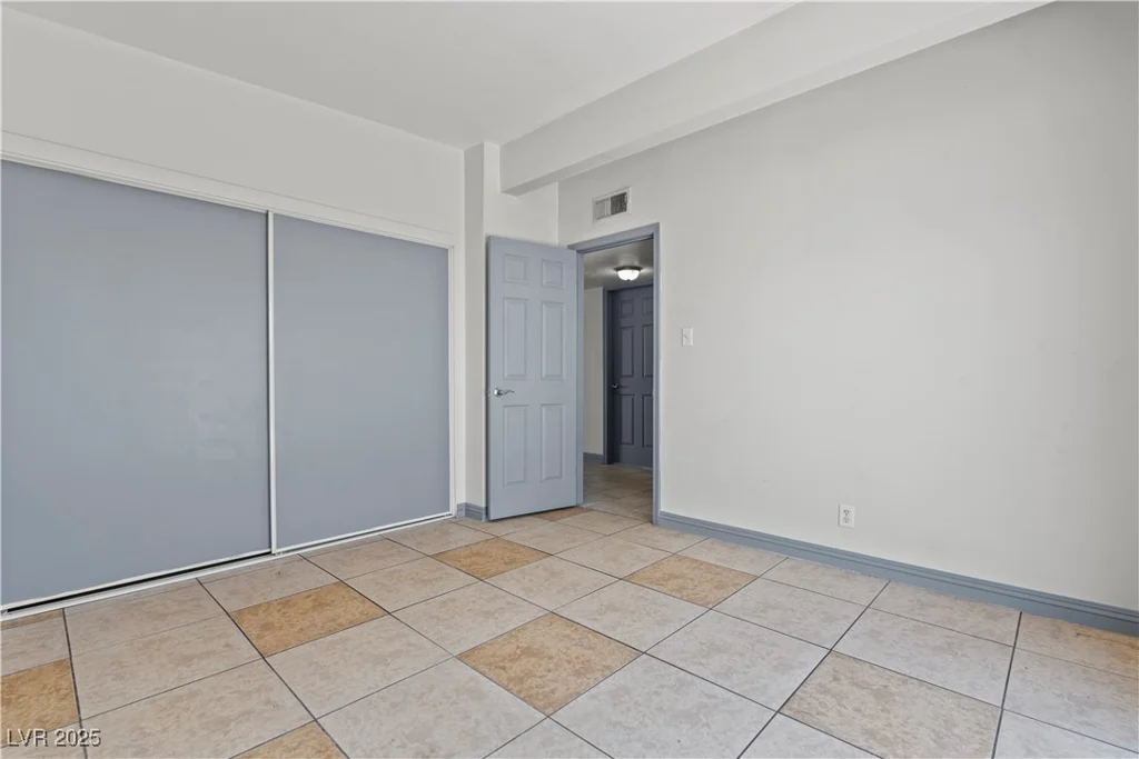 3684 Hawaii, Las Vegas, NV 89104