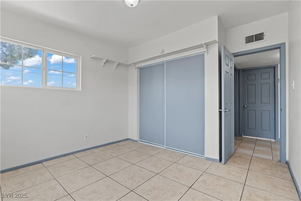 3684 Hawaii, Las Vegas, NV 89104