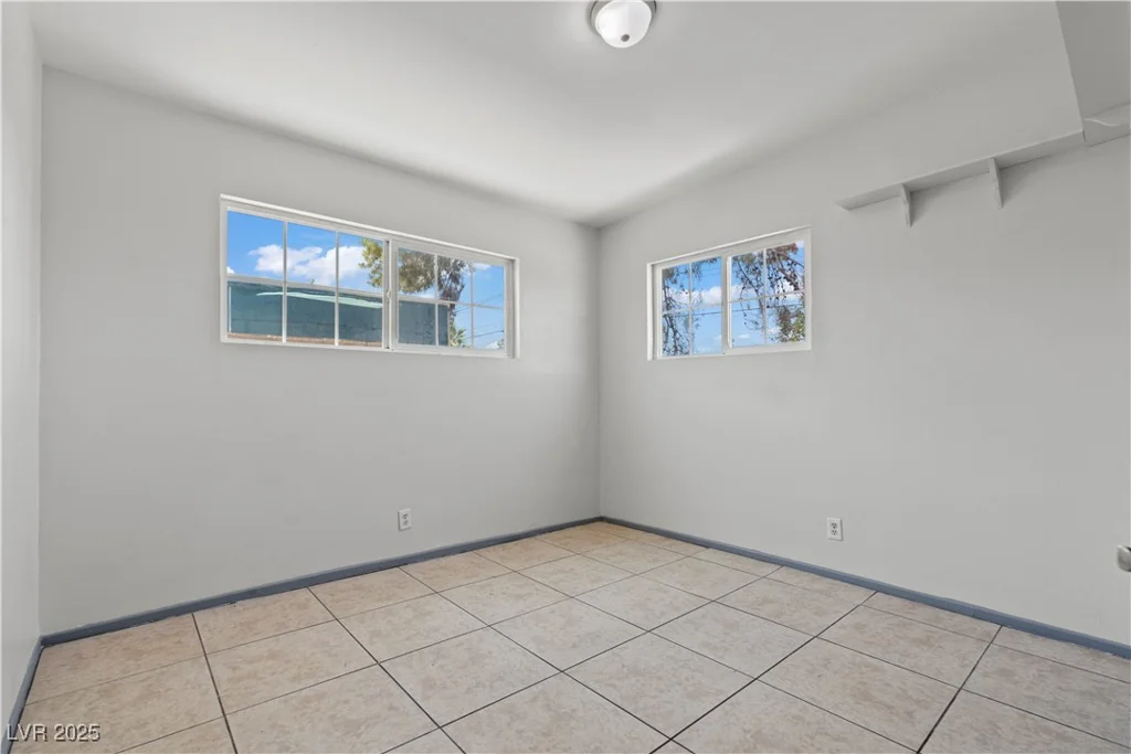 3684 Hawaii, Las Vegas, NV 89104