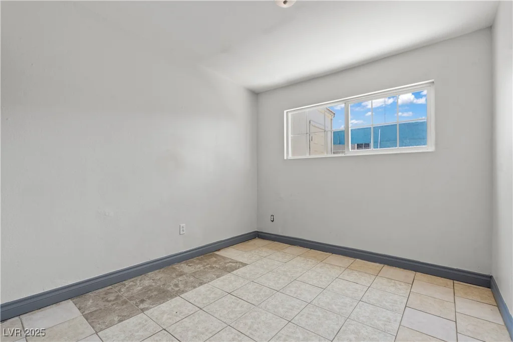 3684 Hawaii, Las Vegas, NV 89104