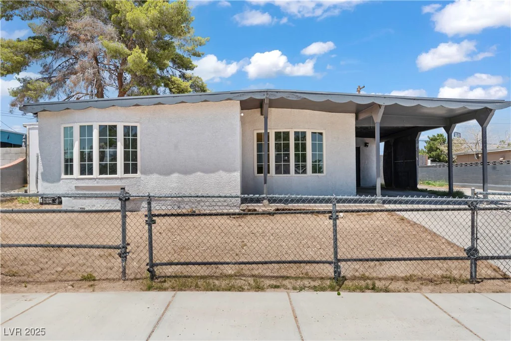 3684 Hawaii, Las Vegas, NV 89104
