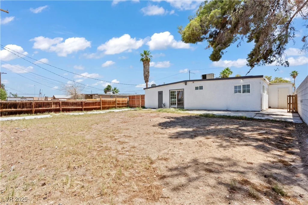 3684 Hawaii, Las Vegas, NV 89104
