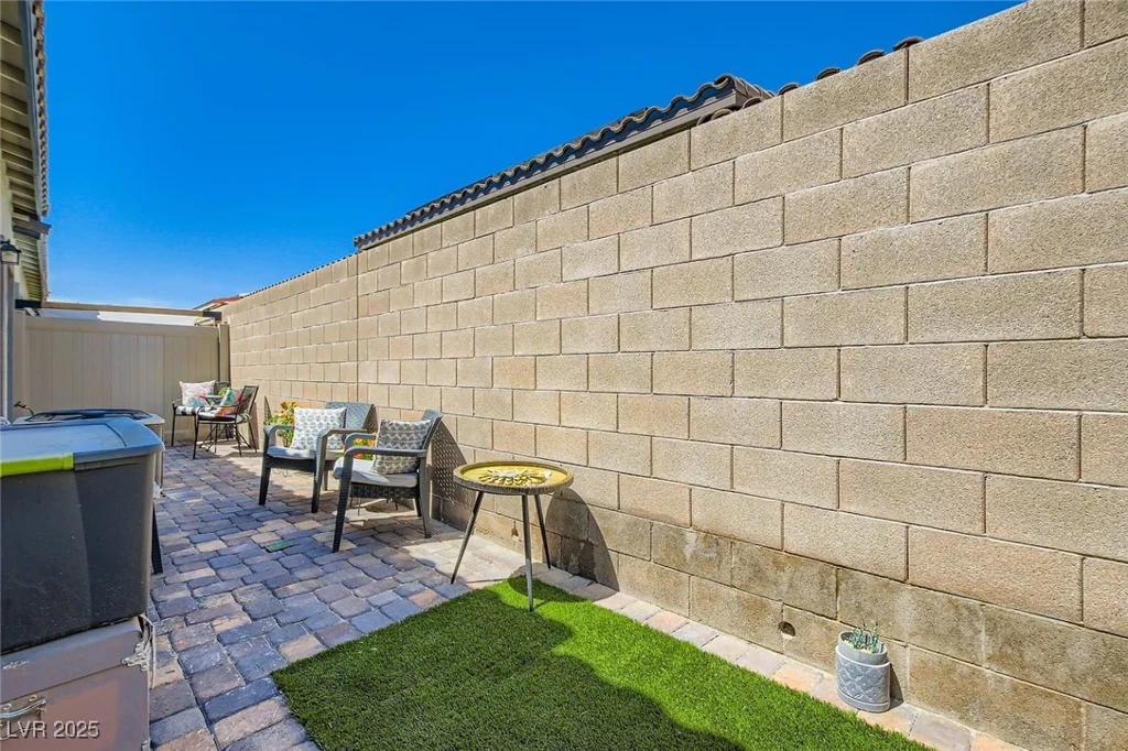7533 Garnet Moon, North Las Vegas, NV 89084