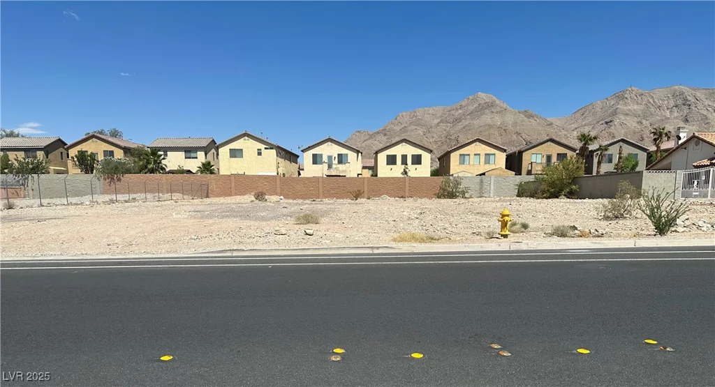 1942 Mount Hood, Las Vegas, NV 89156