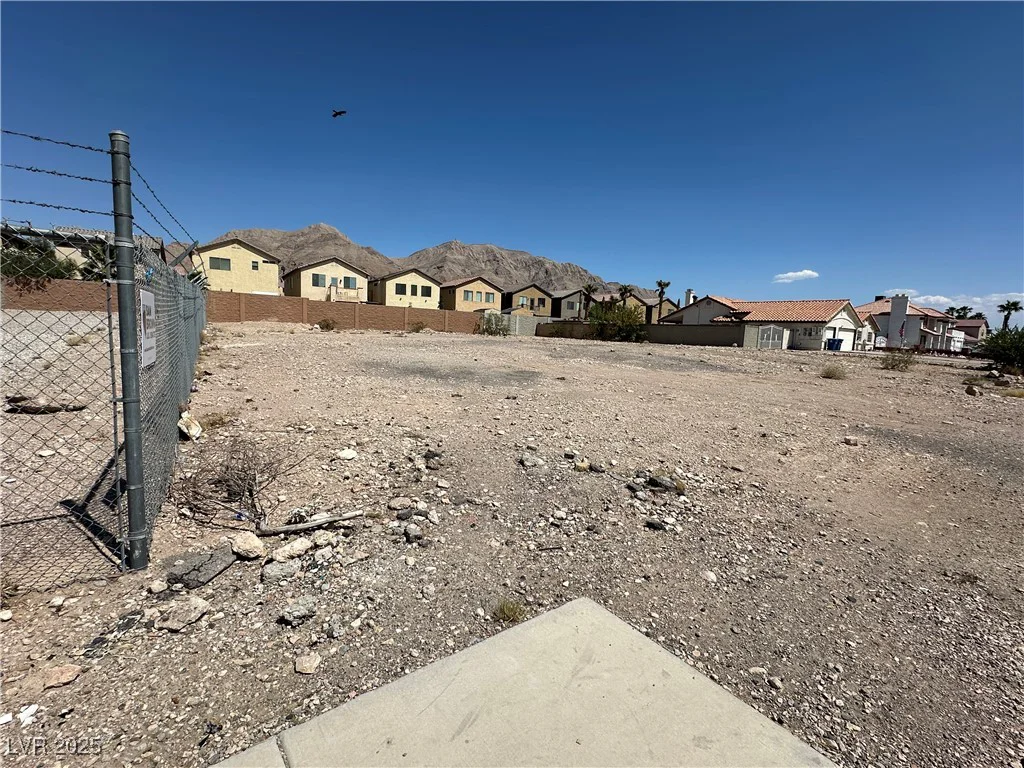 1942 Mount Hood, Las Vegas, NV 89156