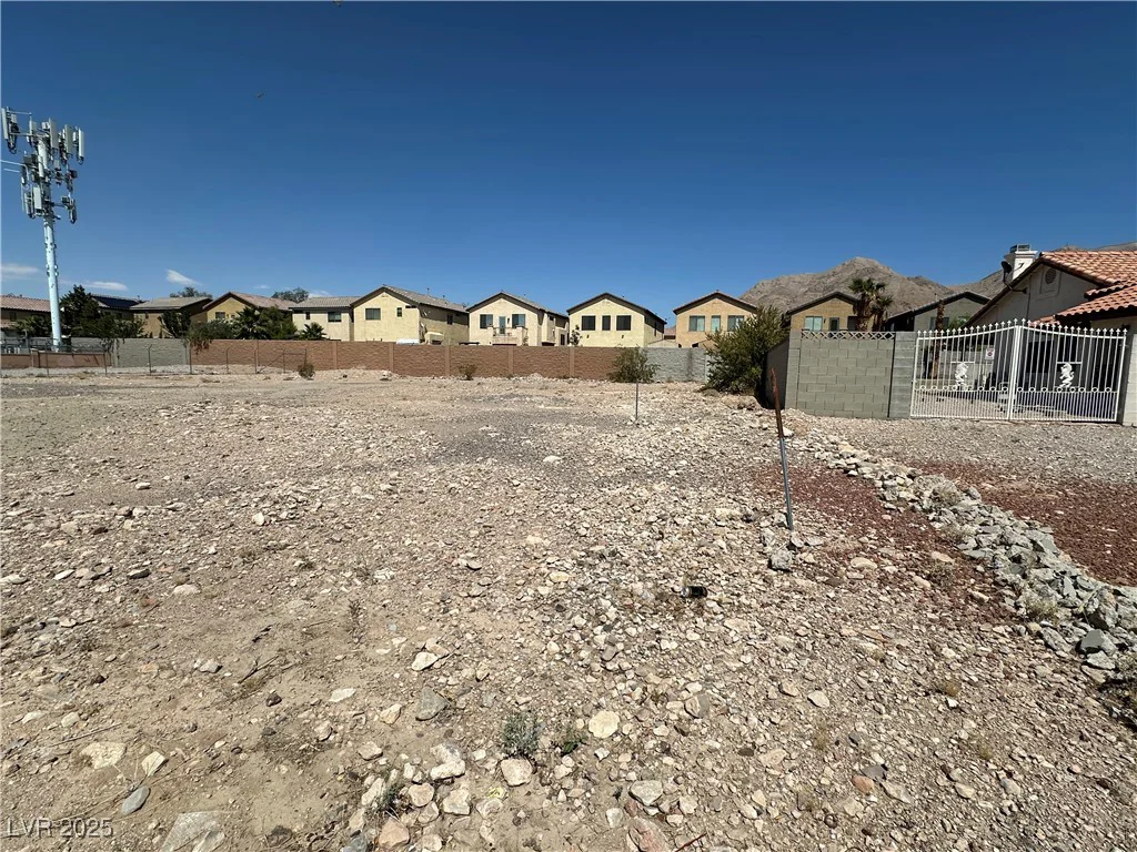 1942 Mount Hood, Las Vegas, NV 89156
