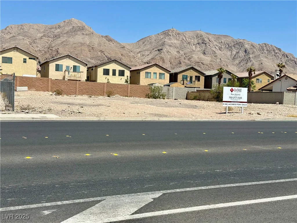 1942 Mount Hood, Las Vegas, NV 89156