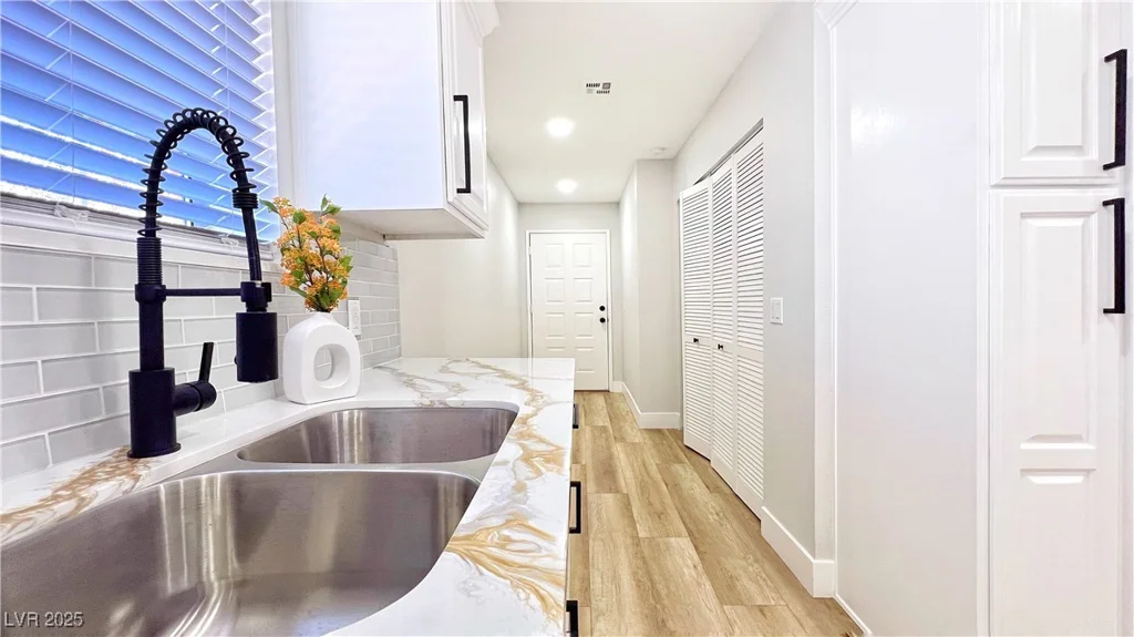 744 Hubbard, Las Vegas, NV 89110