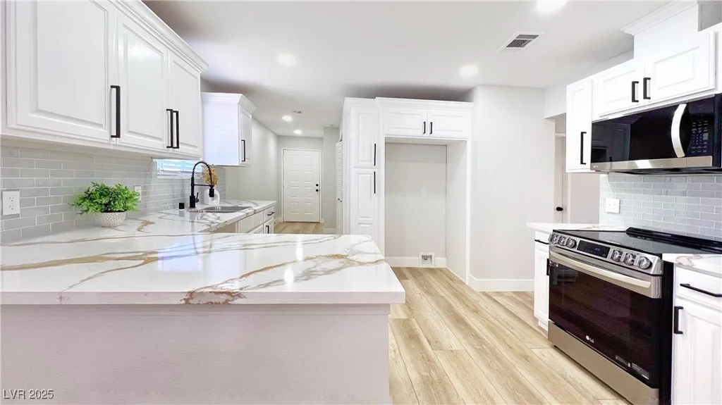 744 Hubbard, Las Vegas, NV 89110
