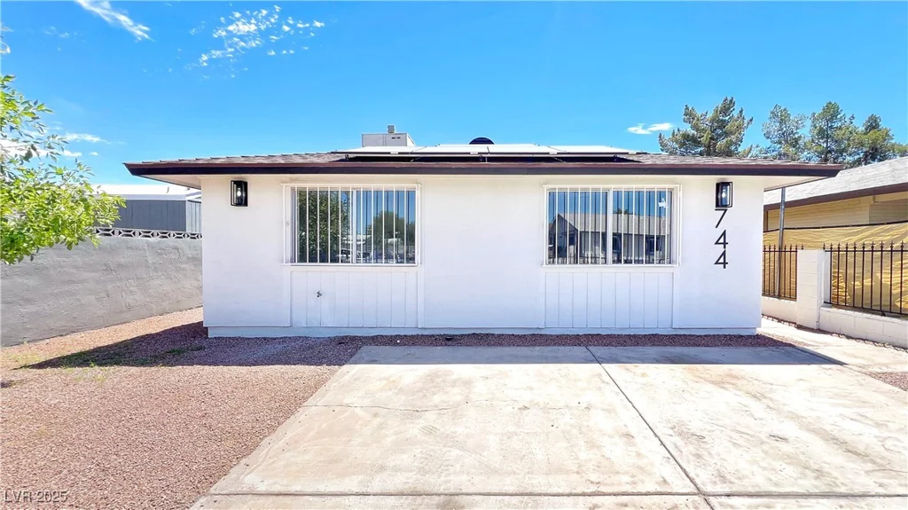 744 Hubbard, Las Vegas, NV 89110