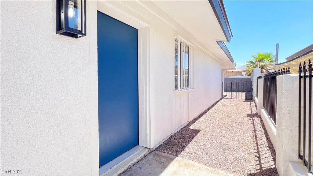 744 Hubbard, Las Vegas, NV 89110