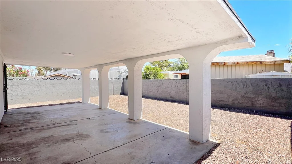 744 Hubbard, Las Vegas, NV 89110