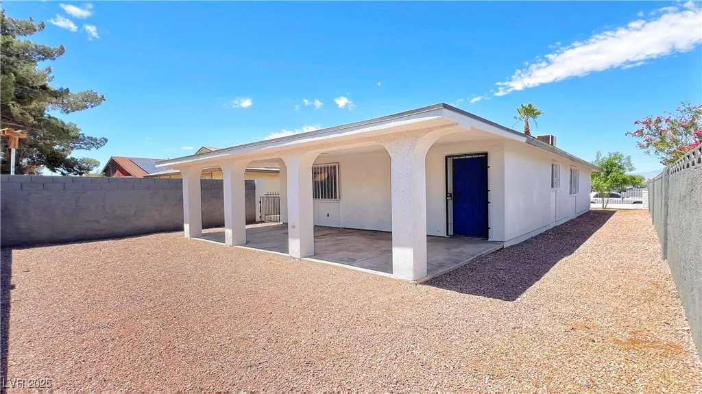 744 Hubbard, Las Vegas, NV 89110