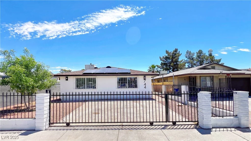744 Hubbard, Las Vegas, NV 89110