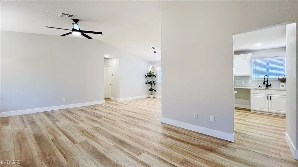 744 Hubbard, Las Vegas, NV 89110