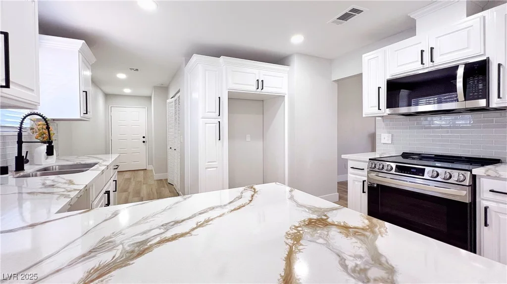 744 Hubbard, Las Vegas, NV 89110