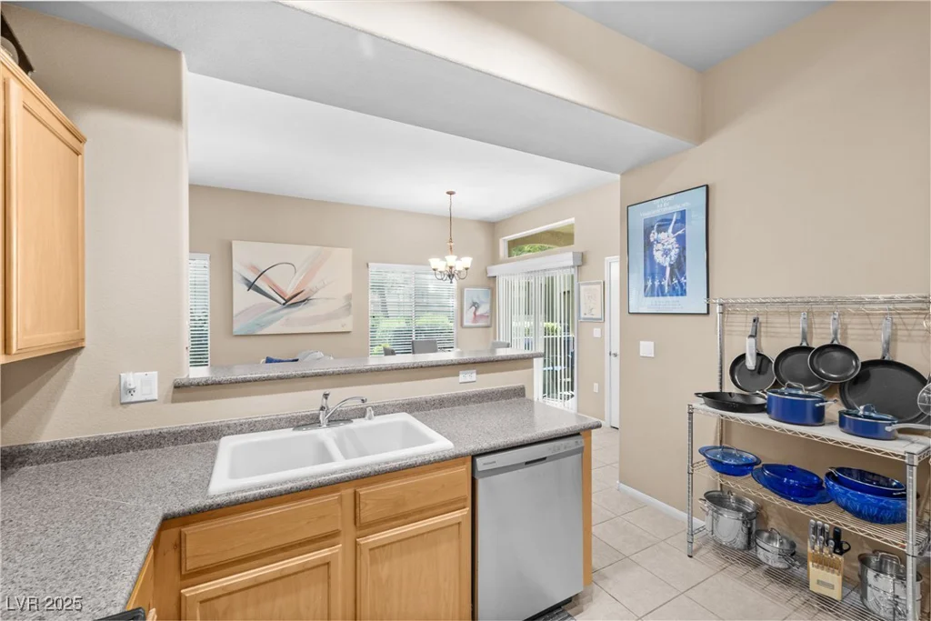 3451 Desert Cliff, Las Vegas, NV 89129