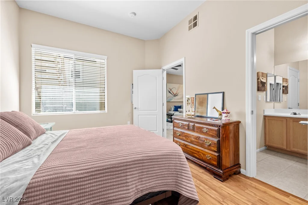 3451 Desert Cliff, Las Vegas, NV 89129