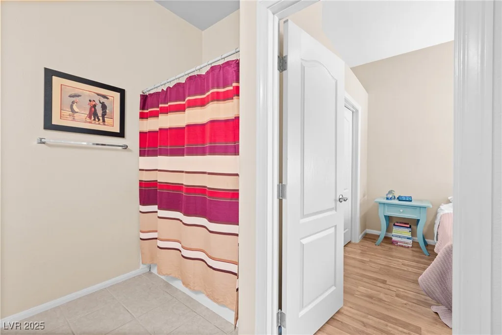 3451 Desert Cliff, Las Vegas, NV 89129