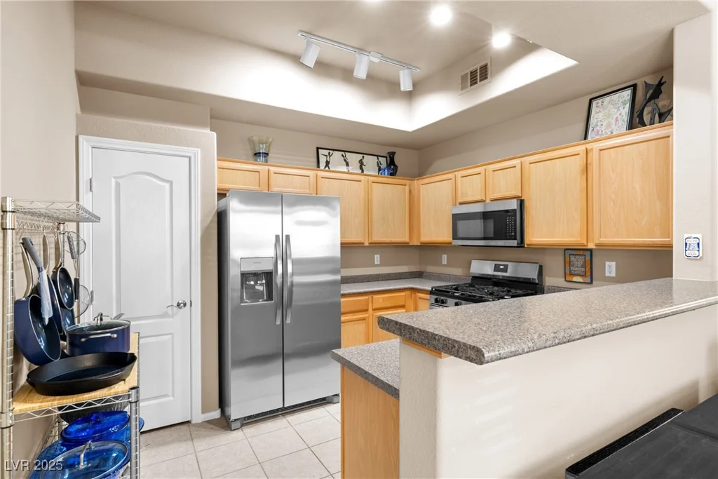 3451 Desert Cliff, Las Vegas, NV 89129