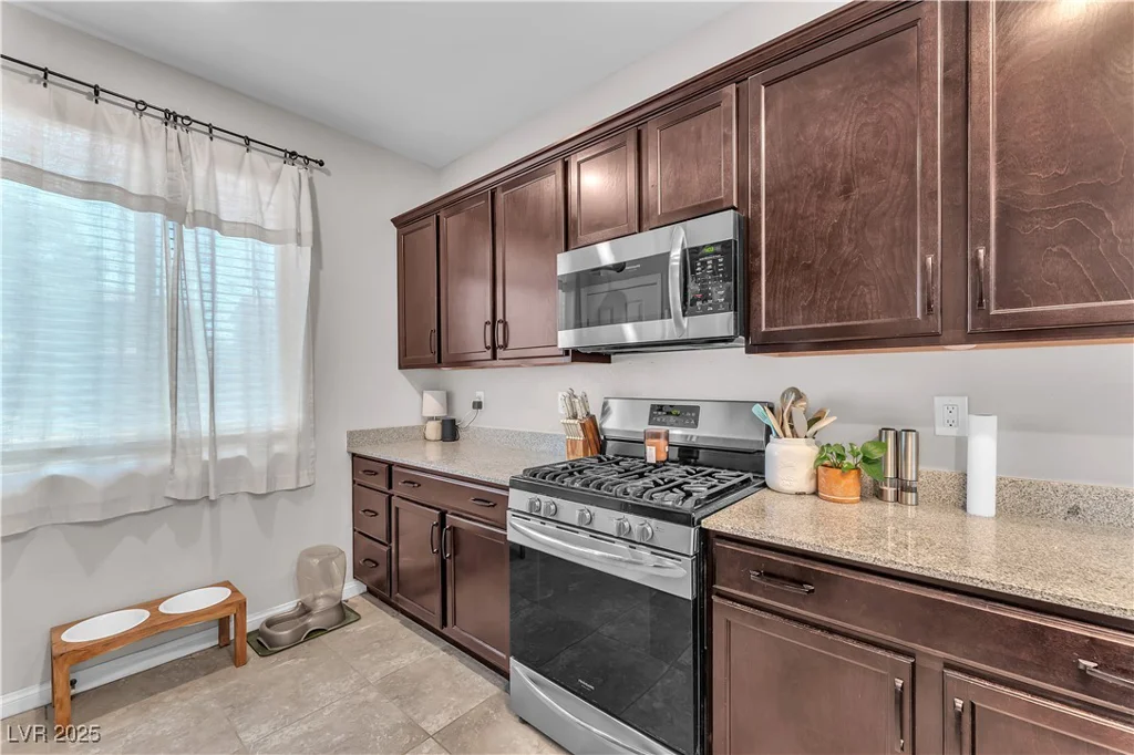 4332 Stardusk Falls, North Las Vegas, NV 89084